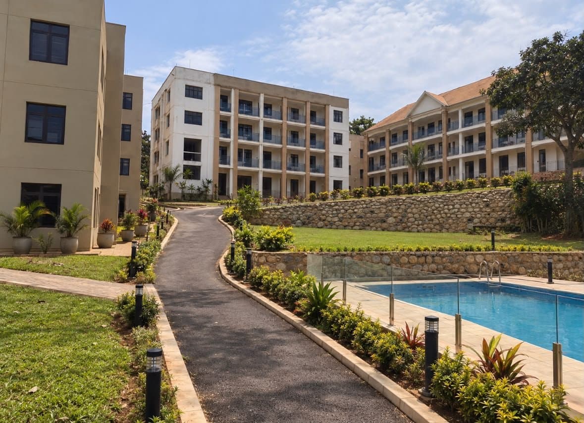 The Evergreen campus: teaching blocks, gardens, the walkway and the swimming pool